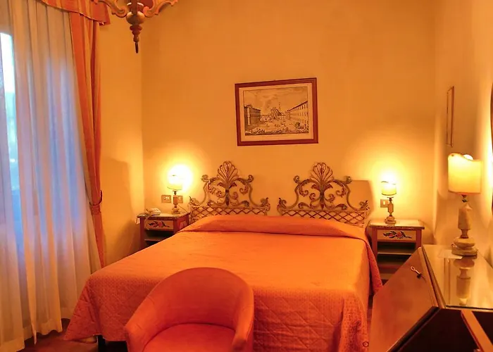 Hotell Le Rondini 4*